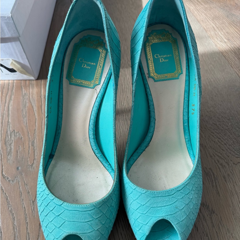 Dior aqua suede perp toe pumps - Picture 3 of 6